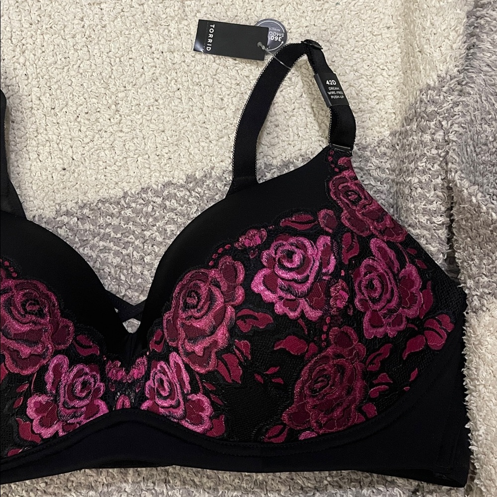 NWT- Torrid - 42D & 44C. Dream Wire-Free Push-Up - Picture 4 of 8